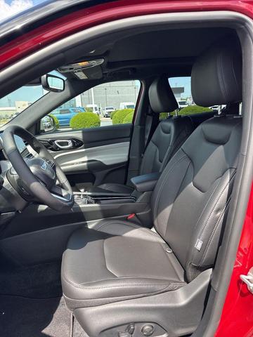 Photo of 2025 Red Hot Pearlcoat Jeep Compass