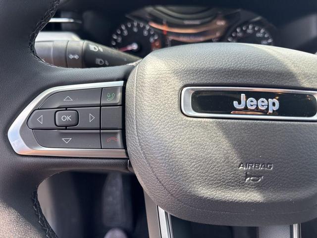 Photo of 2025 Red Hot Pearlcoat Jeep Compass