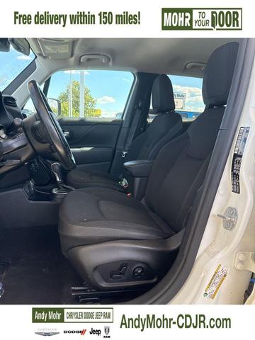Photo of 2019 Alpine White Clearcoat Jeep Renegade