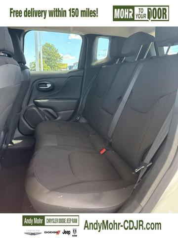 Photo of 2019 Alpine White Clearcoat Jeep Renegade