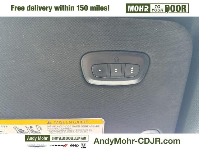 Photo of 2023 Diamond Black Crystal Pearlcoat RAM 1500