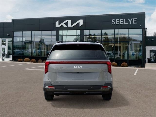 Photo of 2026 Ceramic Silver Kia Carnival
