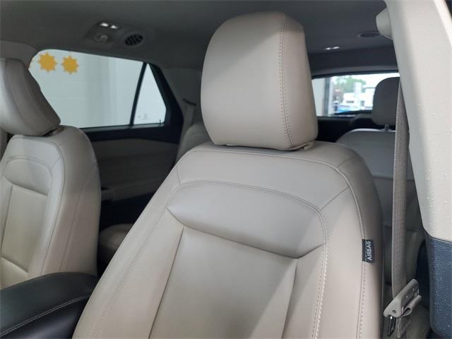 Photo of 2022 Oxford White Ford Explorer