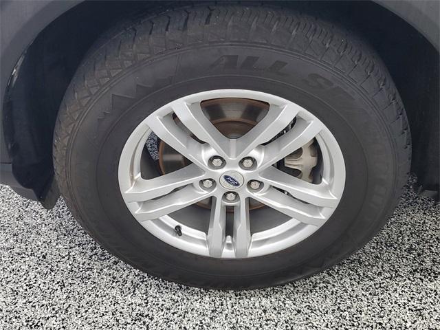 Photo of 2022 Oxford White Ford Explorer