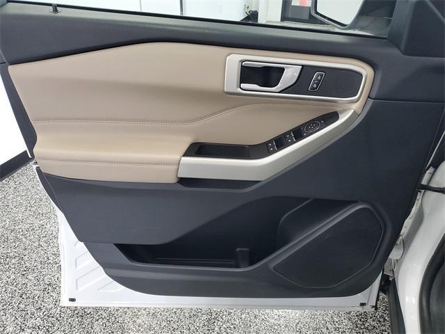 Photo of 2022 Oxford White Ford Explorer