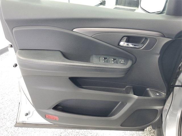 Photo of 2019 Lunar Silver Metallic Honda Ridgeline