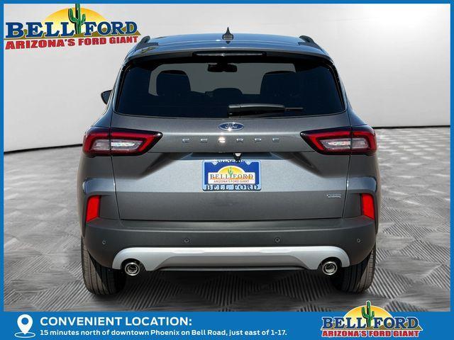 Photo of 2025 Gray Ford Escape
