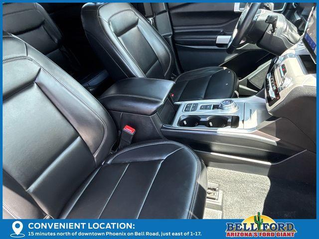 Photo of 2021 Star White Ford Explorer
