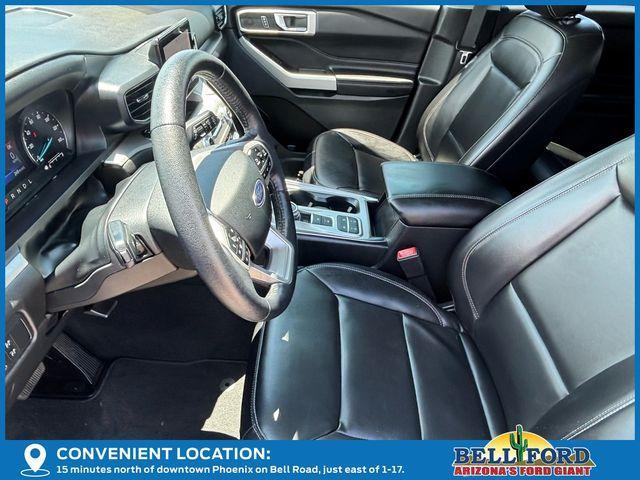 Photo of 2021 Star White Ford Explorer
