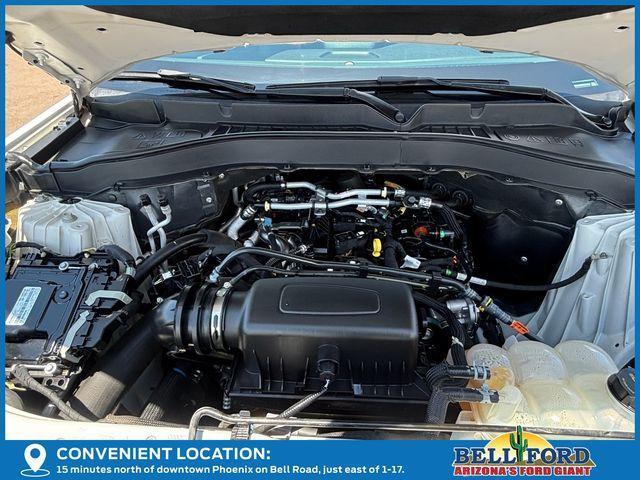 Photo of 2021 Star White Ford Explorer
