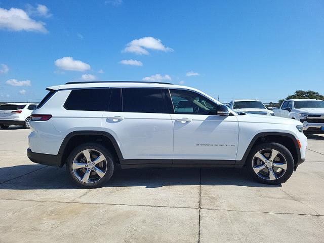 Photo of 2021 Bright White Clearcoat Jeep Grand Cherokee L