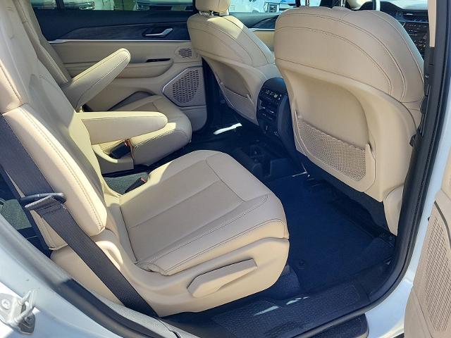 Photo of 2021 Bright White Clearcoat Jeep Grand Cherokee L