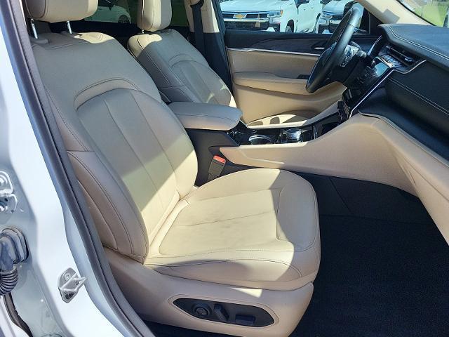 Photo of 2021 Bright White Clearcoat Jeep Grand Cherokee L