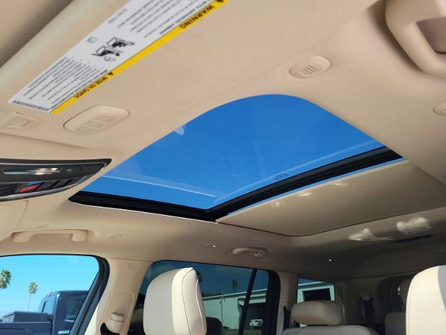 Photo of 2021 Bright White Clearcoat Jeep Grand Cherokee L