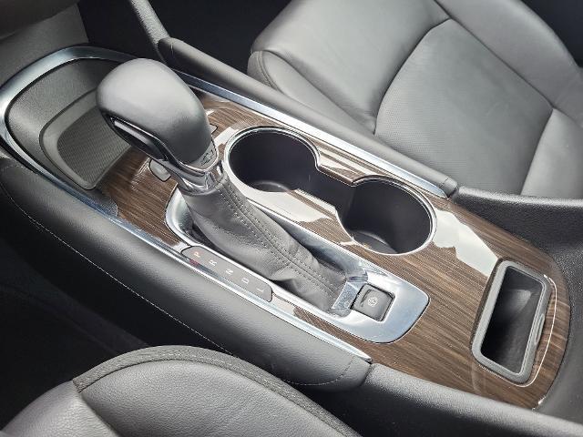 Photo of 2024 Summit White Chevrolet Malibu