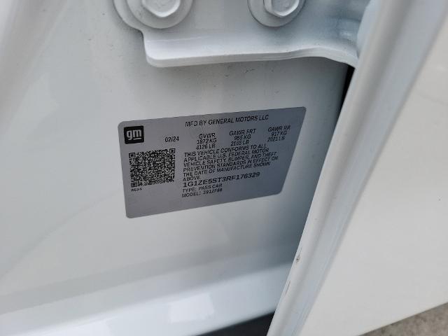 Photo of 2024 Summit White Chevrolet Malibu
