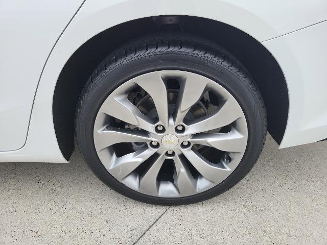 Photo of 2024 Summit White Chevrolet Malibu