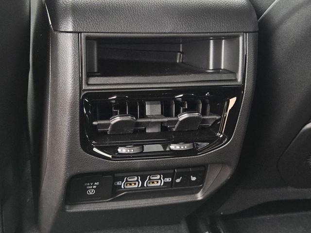 Photo of 2025 Diamond Black Jeep Grand Cherokee