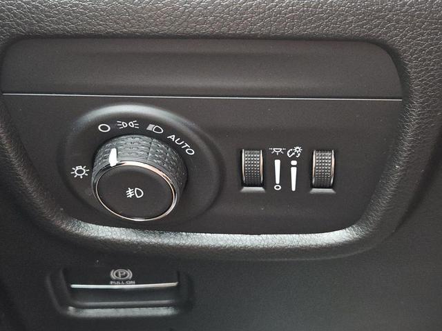 Photo of 2025 Diamond Black Jeep Grand Cherokee