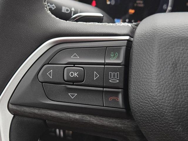 Photo of 2025 Diamond Black Jeep Grand Cherokee