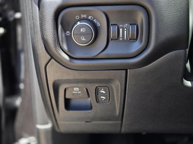 Photo of 2025 Granite Crystal Clearcoat Metallic RAM 1500