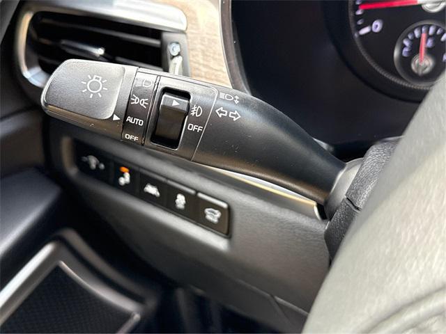 Photo of 2020 Ebony Black Kia Telluride