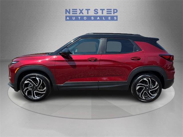 Photo of 2025 Crimson Metallic Chevrolet Trailblazer