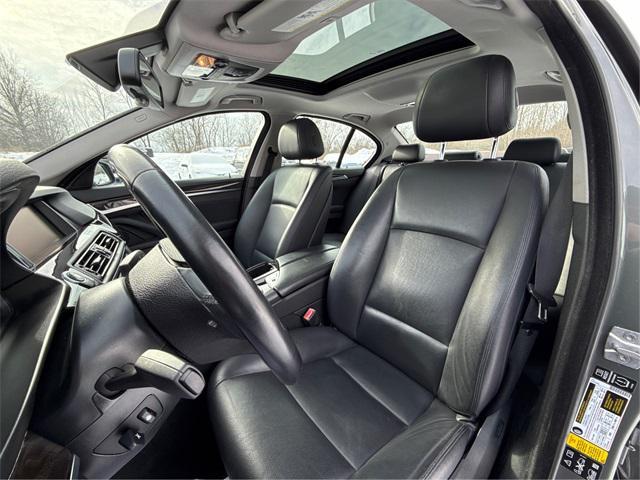 Photo of 2015 Gray Metallic BMW 528