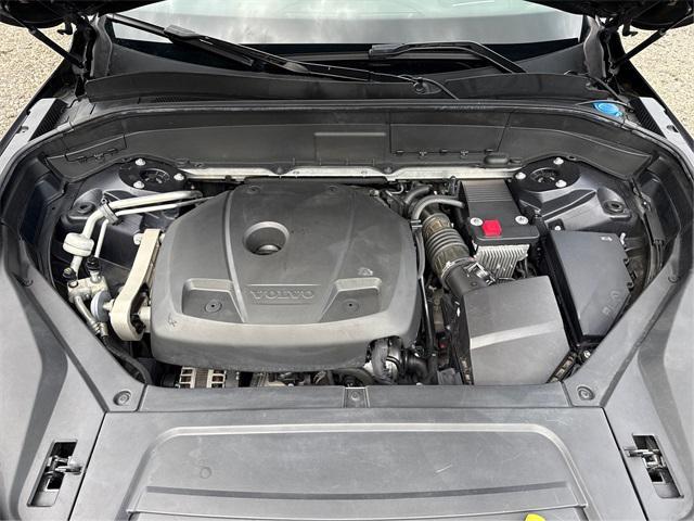 Photo of 2017 Magic Blue Metallic Volvo XC90