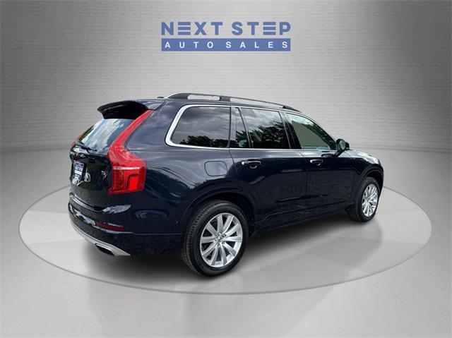 Photo of 2017 Magic Blue Metallic Volvo XC90
