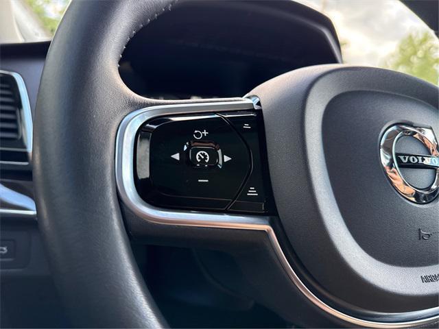 Photo of 2017 Magic Blue Metallic Volvo XC90