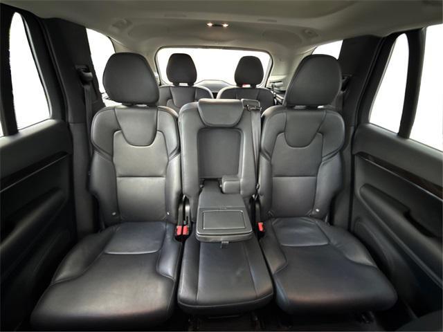Photo of 2017 Magic Blue Metallic Volvo XC90