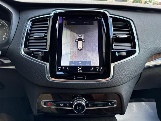 Photo of 2017 Magic Blue Metallic Volvo XC90