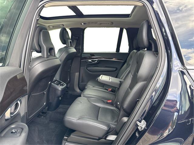 Photo of 2017 Magic Blue Metallic Volvo XC90