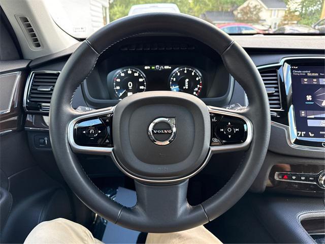 Photo of 2017 Magic Blue Metallic Volvo XC90