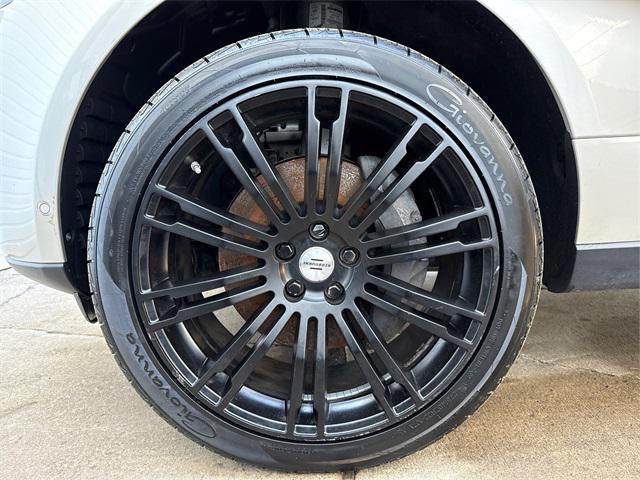 Photo of 2015 Luxor Metallic Land Rover Range Rover