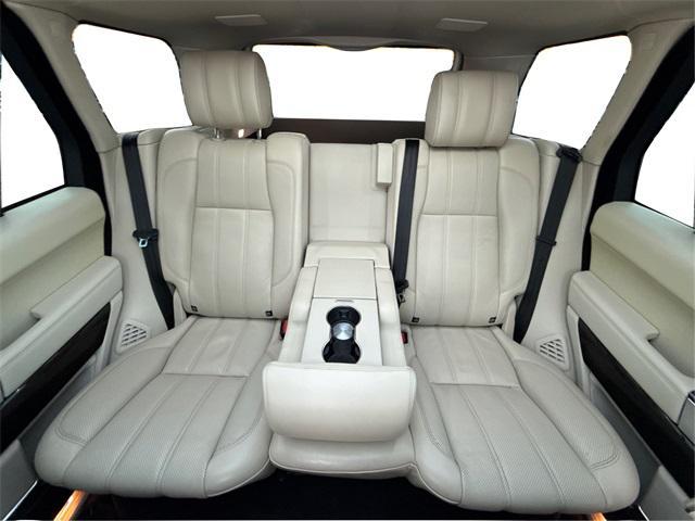 Photo of 2015 Luxor Metallic Land Rover Range Rover