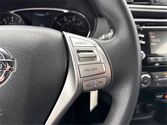 Photo of 2015 Gun Metallic Nissan Rogue