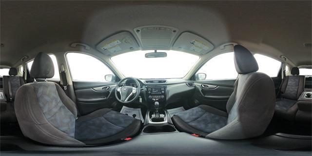 Photo of 2015 Gun Metallic Nissan Rogue