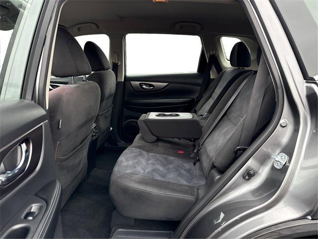Photo of 2015 Gun Metallic Nissan Rogue