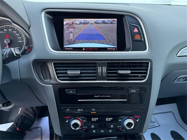 Photo of 2017 Glacier White Audi Q5