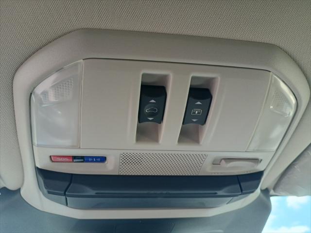 Photo of 2025 Crystal White Pearl Subaru Ascent