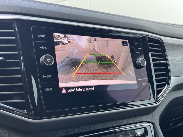 Photo of 2022 Pure White Volkswagen Atlas Cross Sport