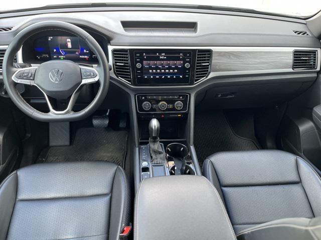 Photo of 2022 Pure White Volkswagen Atlas Cross Sport