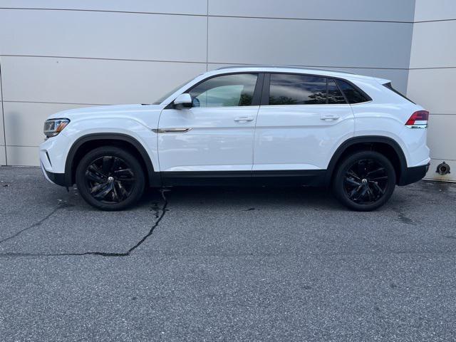 Photo of 2022 Pure White Volkswagen Atlas Cross Sport