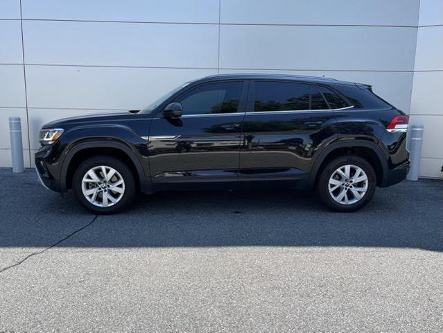 Photo of 2021 Deep Black Pearl Volkswagen Atlas Cross Sport