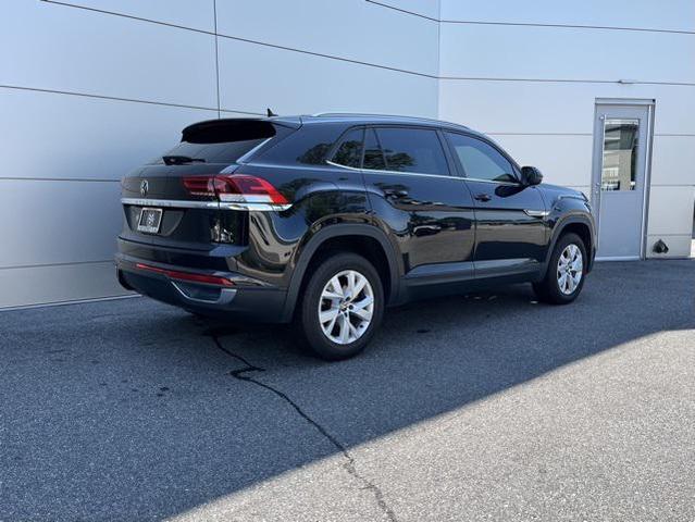 Photo of 2021 Deep Black Pearl Volkswagen Atlas Cross Sport