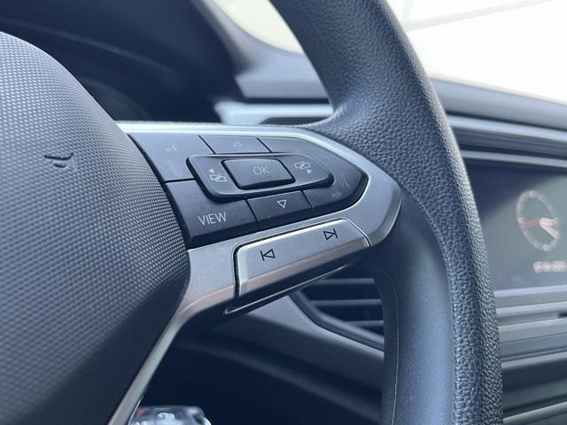 Photo of 2021 Deep Black Pearl Volkswagen Atlas Cross Sport