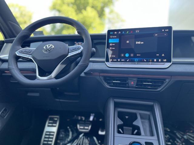 Photo of 2025 Platinum Gray Metallic Volkswagen Tiguan