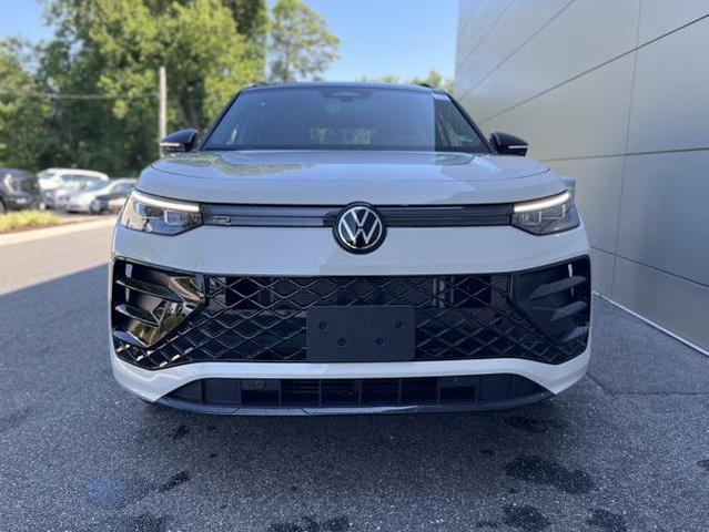 Photo of 2025 Platinum Gray Metallic Volkswagen Tiguan